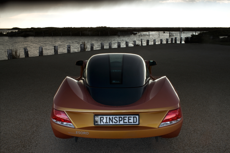 Illustration for article titled Rinspeed iChange Concept: Mighty Morphing Electric Changer